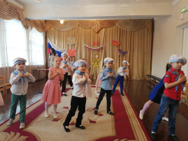 Праздничный утренник прошел в группе "Одуванчик" Праздничный утренник прошел в группе "Одуванчик".